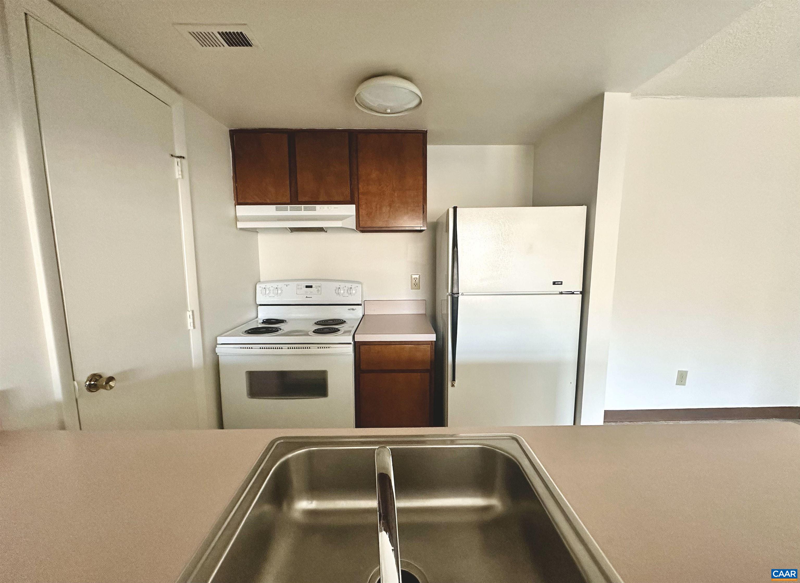 1220 Smith Street Charlottesville, VA 22901 - Photo 5 of 7