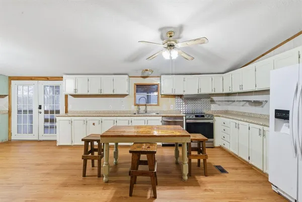 $407,900 | 364 Wonder Drive, Springtown, TX 76082