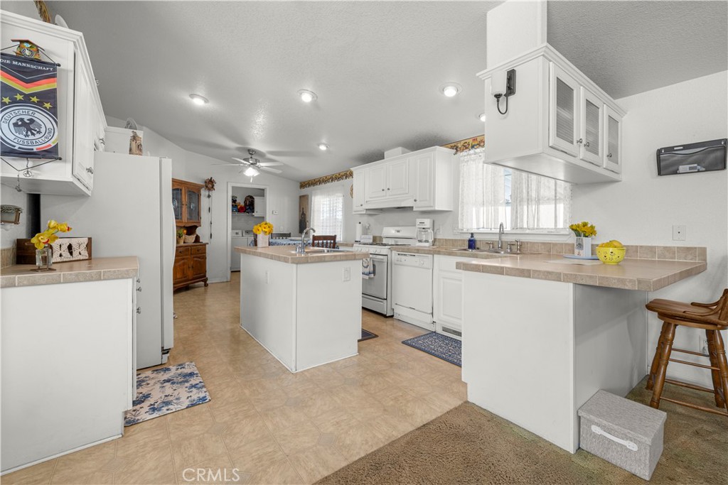 3050 West Ball Road, Unit 88 Anaheim, CA 92804 - Photo 8 of 36