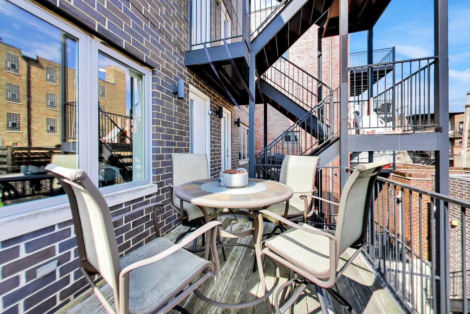 2140 West Rice Street, Unit 2E Chicago, IL 60622 - Photo 24 of 33 Gallery Image 24