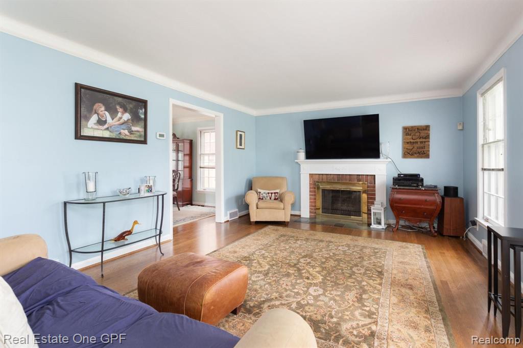 427 Moran Road Grosse Pointe Farms, MI 48236 - Photo 3 of 29