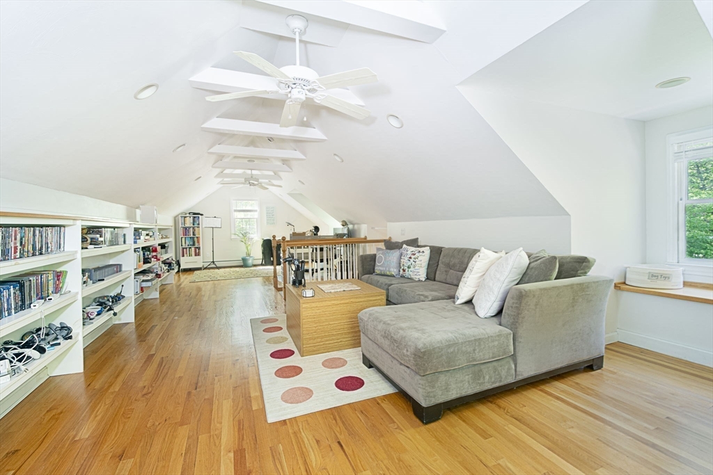 8 Upton Street Dunstable, MA 01827 - Photo 33 of 39