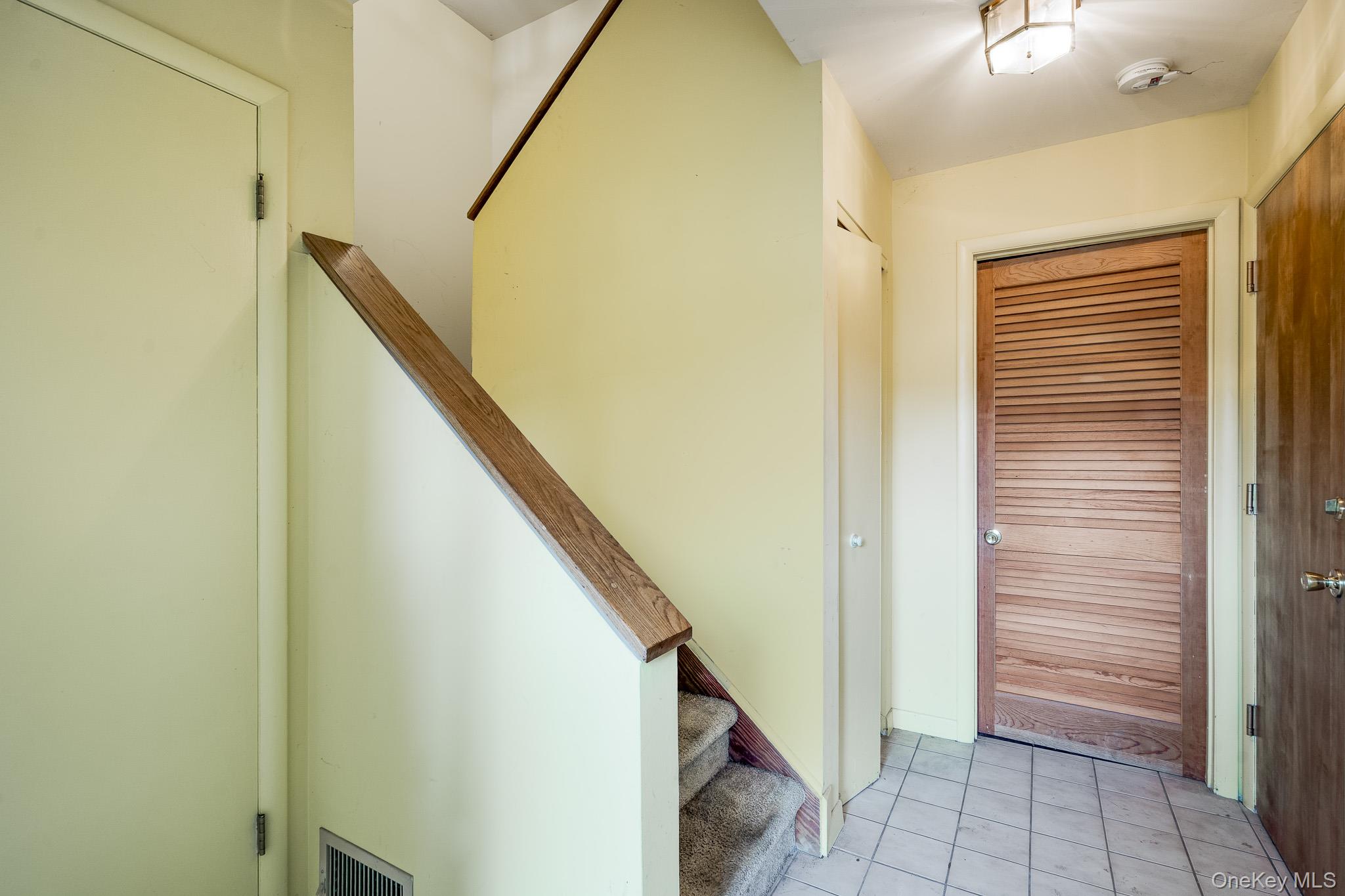 113 Antler Ridge, Unit 113 Ossining, NY 10562 - Photo 3 of 26 a view of entryway with workspace
