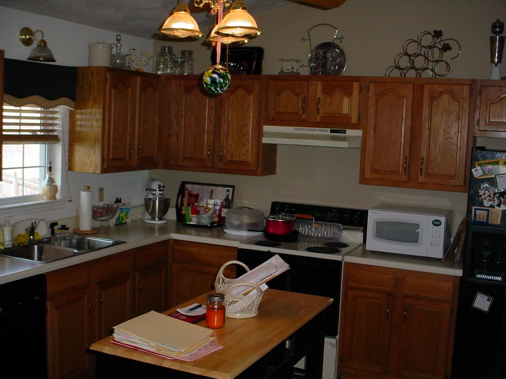 1742 West Ruritan Road Roanoke, VA 24012 - Photo 3 of 12 Kitchen