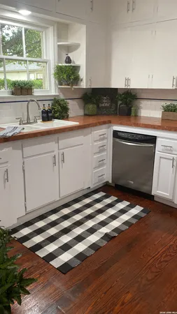 $2,095 | 147 Thomas Jefferson Drive, San Antonio, TX 78228