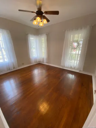 $2,095 | 147 Thomas Jefferson Drive, San Antonio, TX 78228