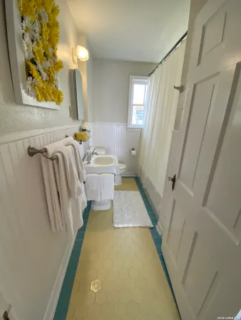 $2,095 | 147 Thomas Jefferson Drive, San Antonio, TX 78228