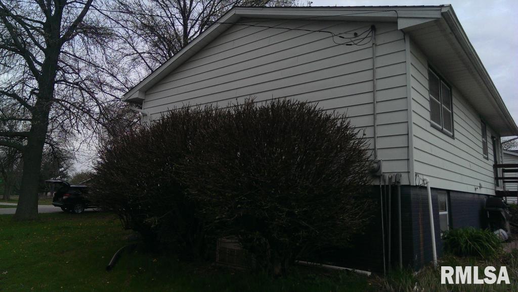 1202 12th Street Viola, IL 61486 - Photo 2 of 15 Gallery Image 2