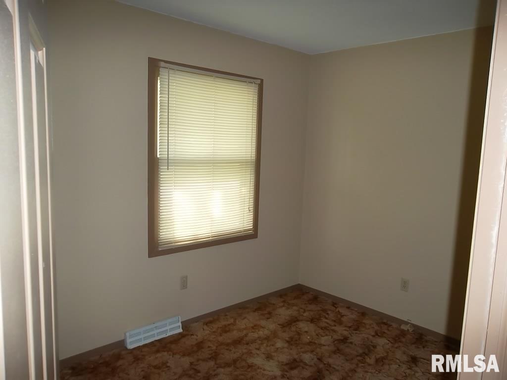 1202 12th Street Viola, IL 61486 - Photo 8 of 15 Gallery Image 8