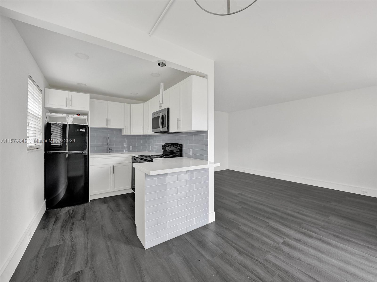 211 Mansfield East, Unit F211 Boca Raton, FL 33434 - Photo 3 of 32 Gallery Image 3