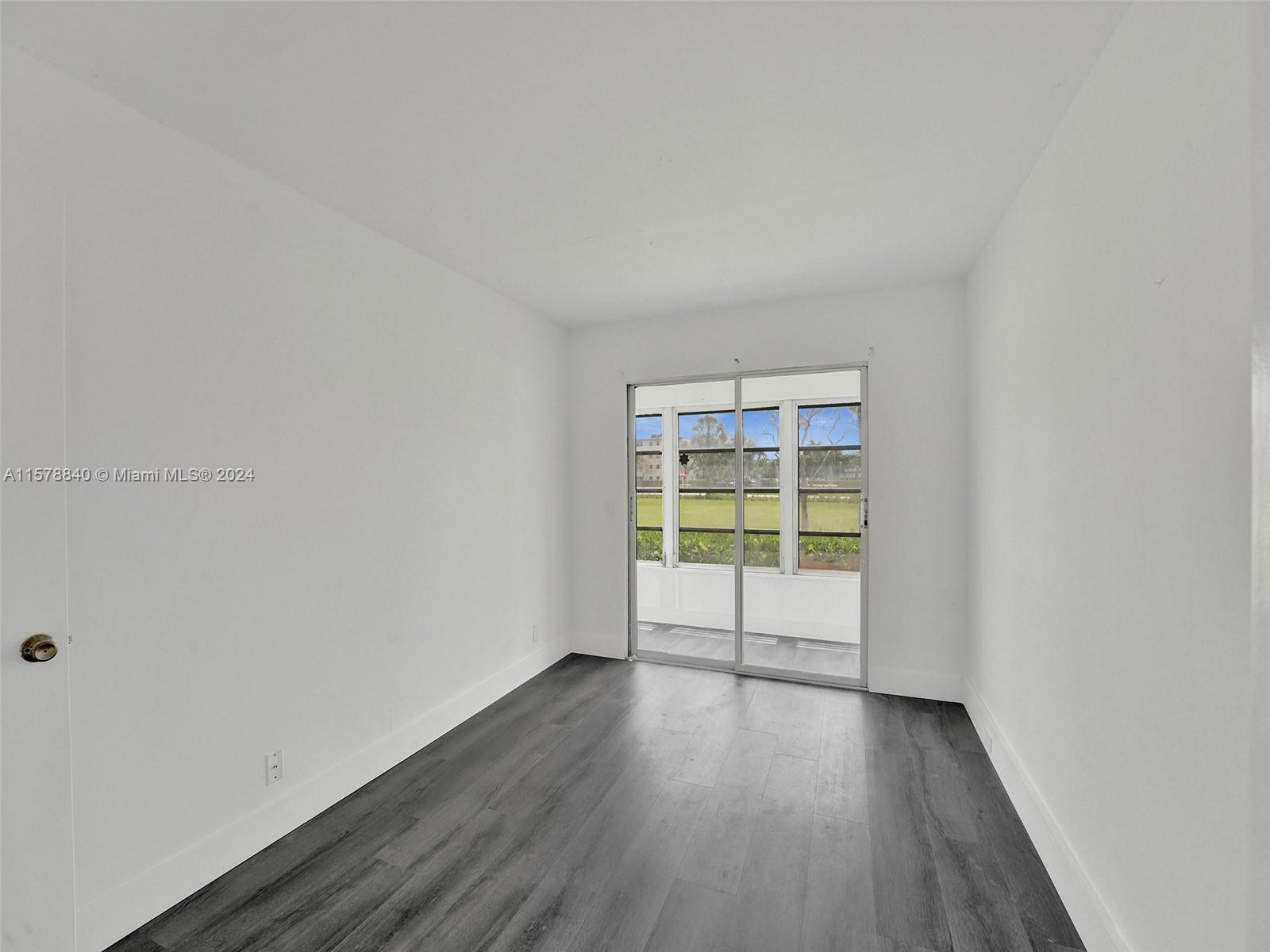 211 Mansfield East, Unit F211 Boca Raton, FL 33434 - Photo 9 of 32 Gallery Image 9