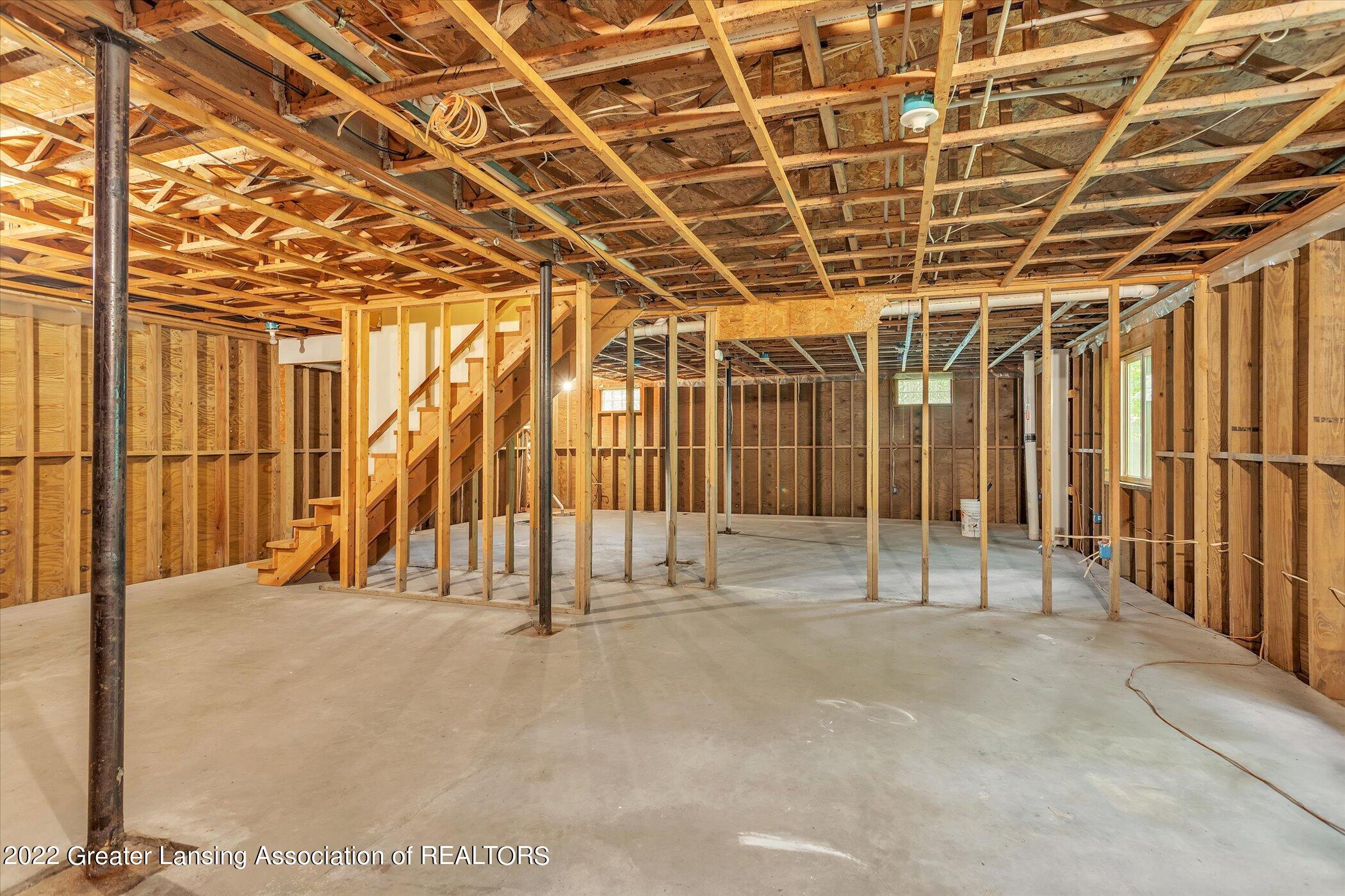 7060 McKay Road Jackson, MI 49201 - Photo 33 of 40 33-7060-McKay-Rd-WindowStill-Real-Estate
