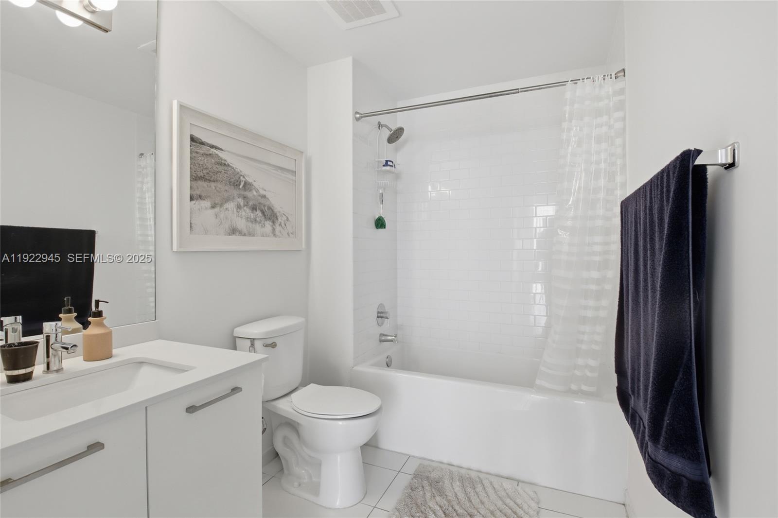 151 Southeast 1st Street, Unit 1810 Miami, FL 33131 - Photo 14 of 23
