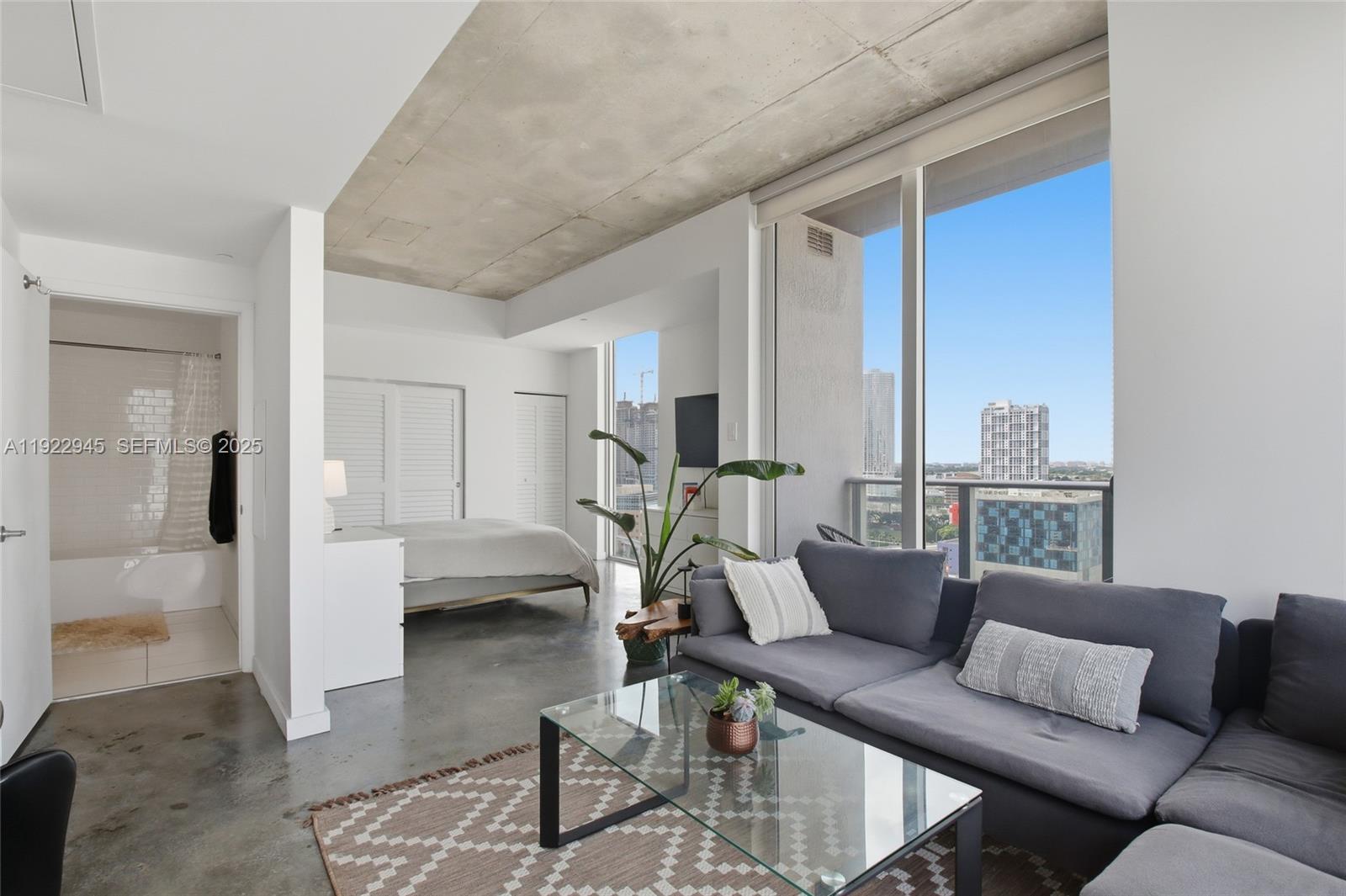 151 Southeast 1st Street, Unit 1810 Miami, FL 33131 - Photo 2 of 23