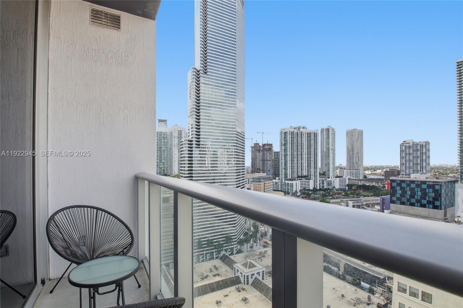 151 Southeast 1st Street, Unit 1810 Miami, FL 33131 - Photo 21 of 23