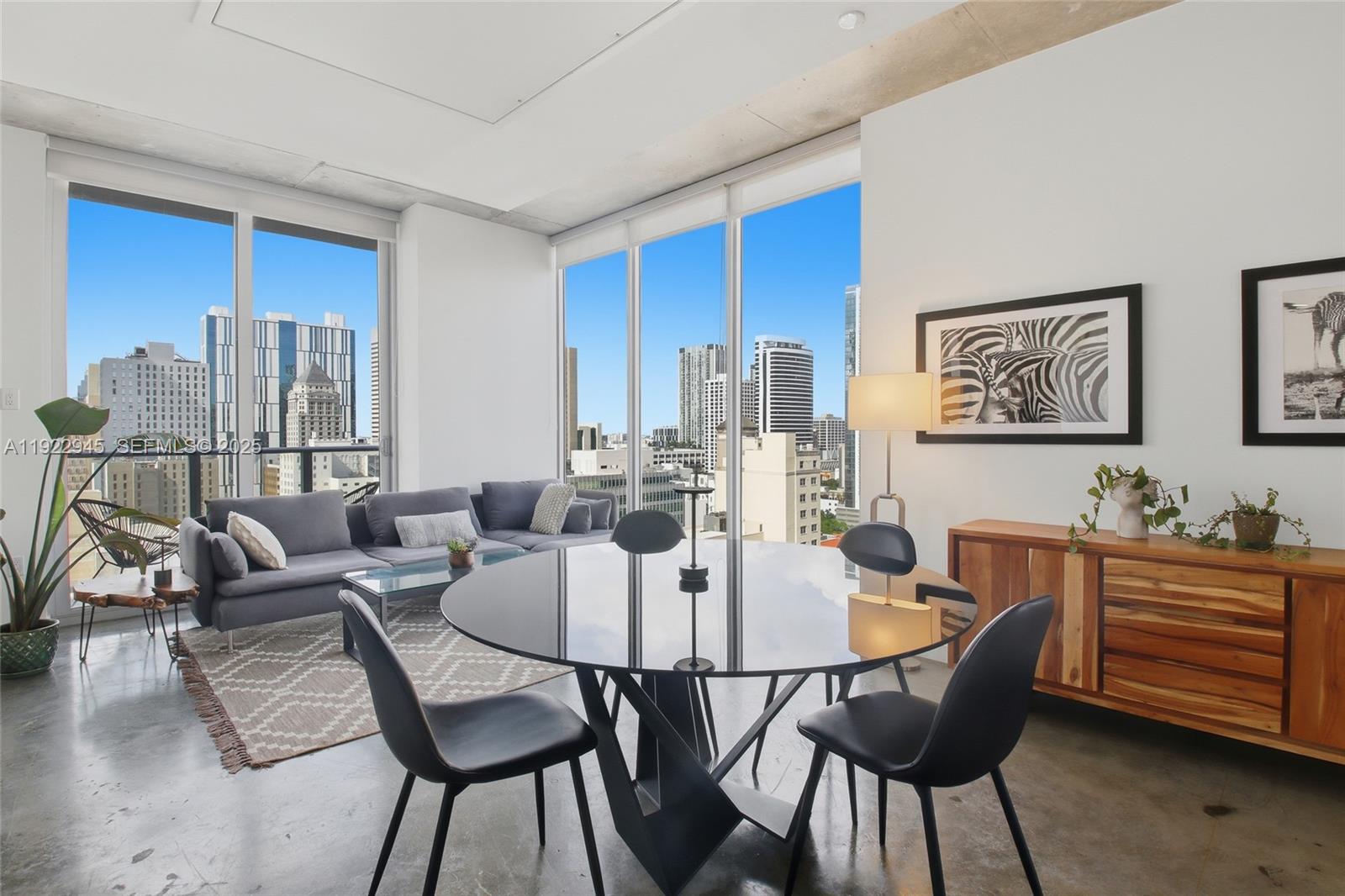 151 Southeast 1st Street, Unit 1810 Miami, FL 33131 - Photo 5 of 23