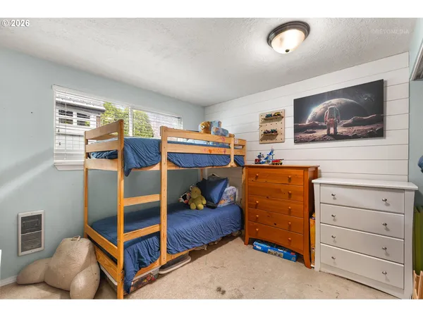 $262,000 | 233 Southeast 3rd Avenue, Canby, OR 97013