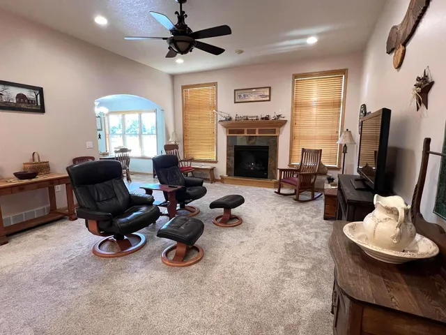 $385,000 | 801 Derek Lane, Viroqua, WI 54665