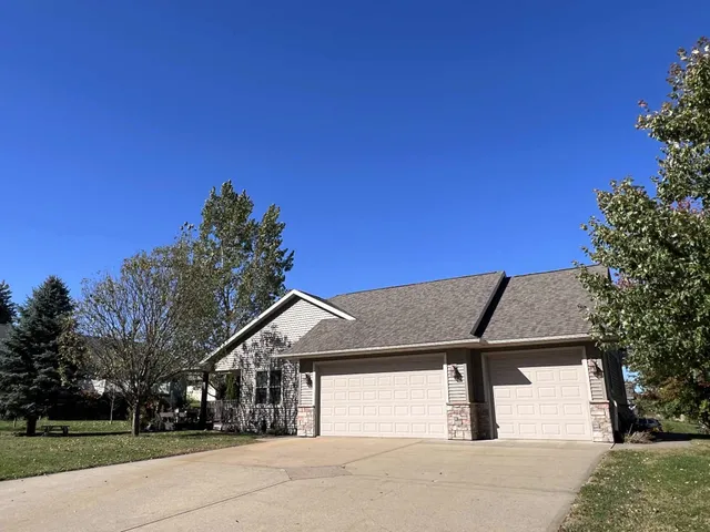 $385,000 | 801 Derek Lane, Viroqua, WI 54665