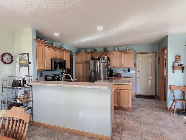 $385,000 | 801 Derek Lane, Viroqua, WI 54665