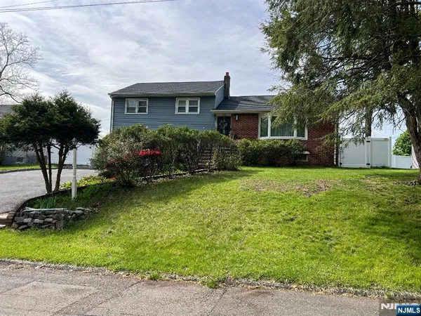 $3,950 | 275 Glen Avenue, Dumont, NJ 07628