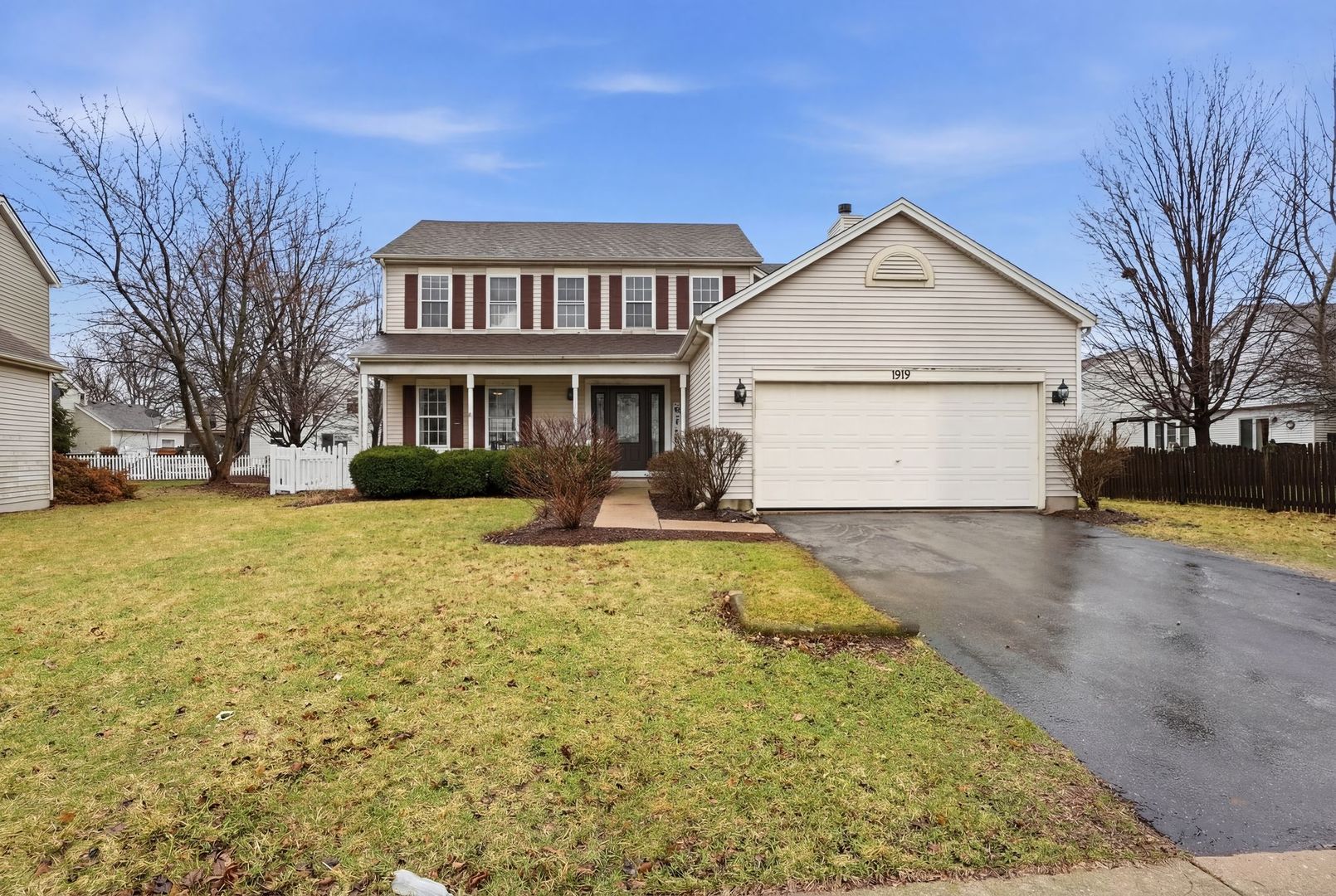 1919 Spring Ridge Drive Plainfield, IL 60586 - Photo 2 of 26