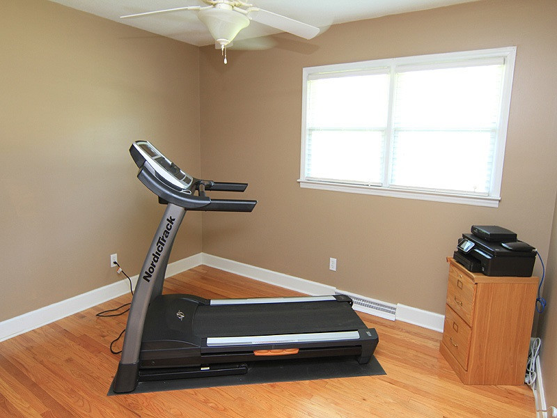 4633 Bennett Memorial Road Durham, NC 27705 - Photo 8 of 12 Den/Family/Great Room