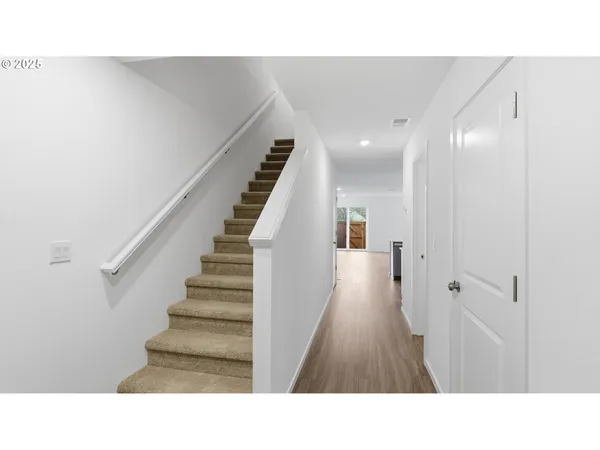 $359,900 | 1588 Northwest Laura Vista Drive, Albany, OR 97321
