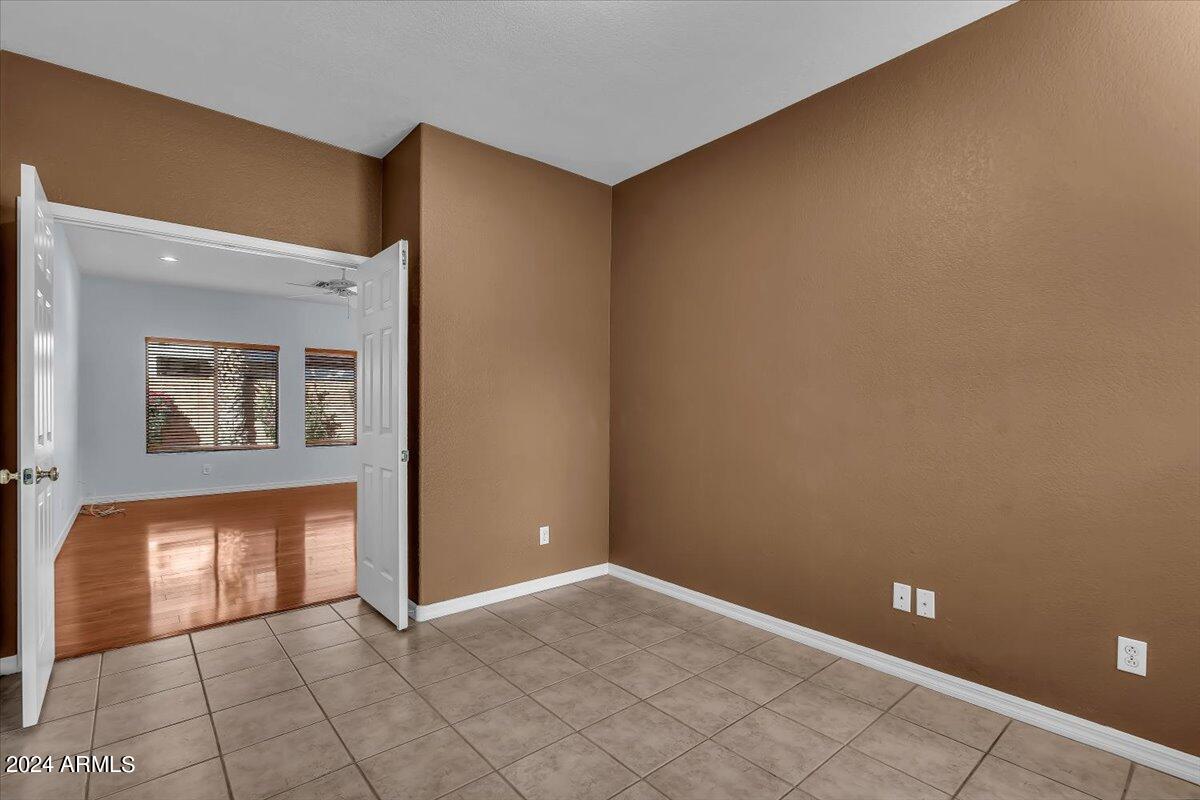 3003 East Fremont Road Phoenix, AZ 85042 - Photo 18 of 32 17-2023-03-23 07.24.00-1