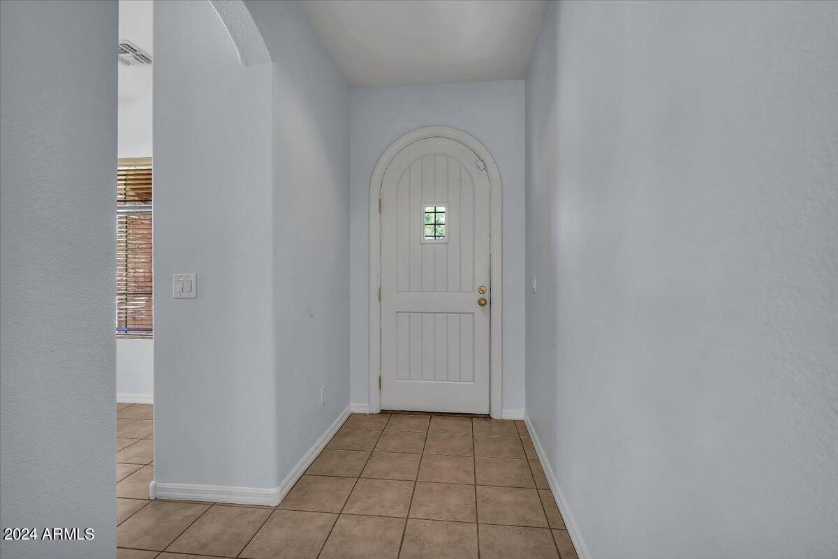 3003 East Fremont Road Phoenix, AZ 85042 - Photo 5 of 32 05-2023-03-23 07.21.21-1