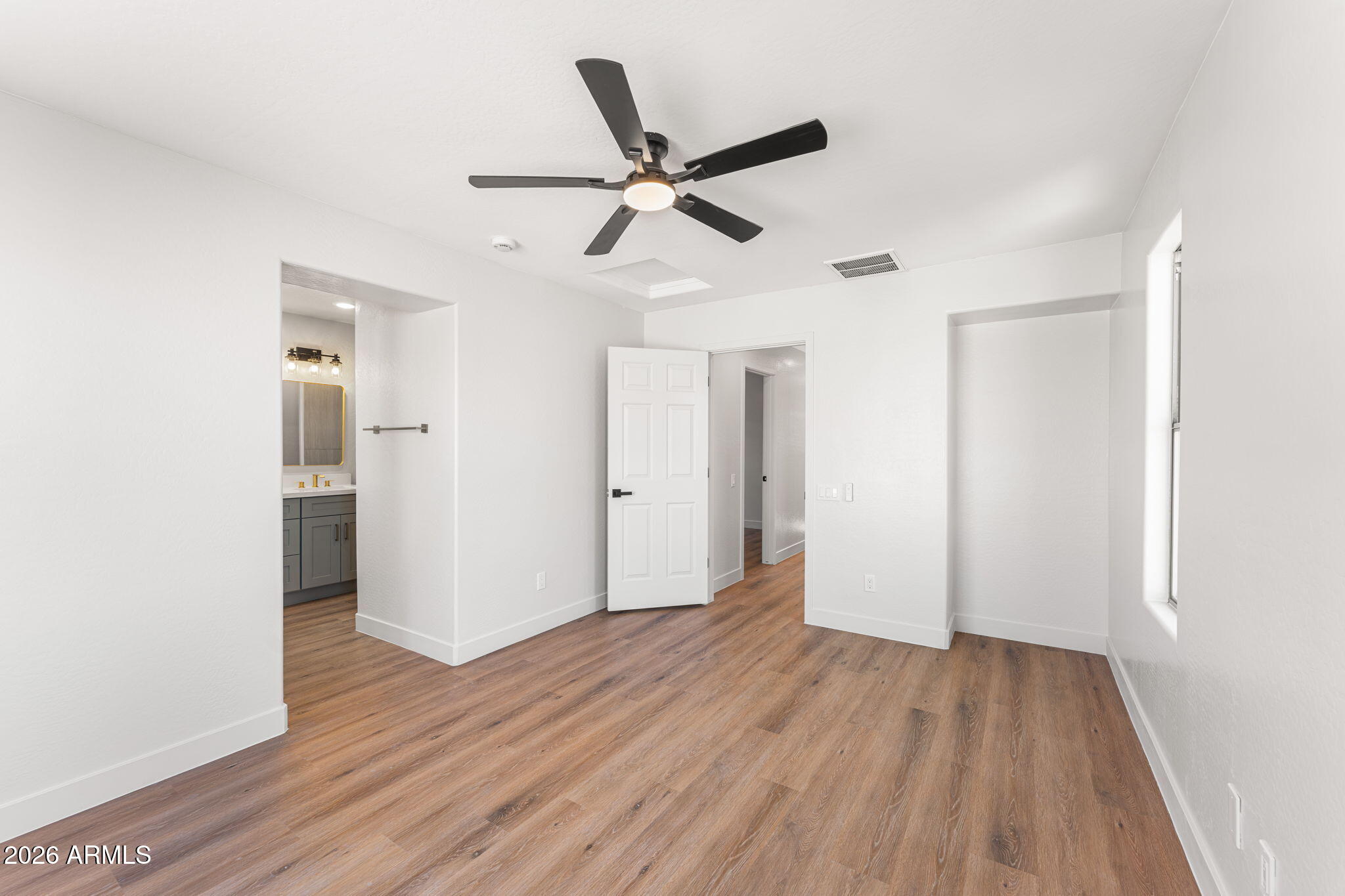 1943 West Davis Road Phoenix, AZ 85023 - Photo 19 of 41 18-web-or-mls-DSC00232