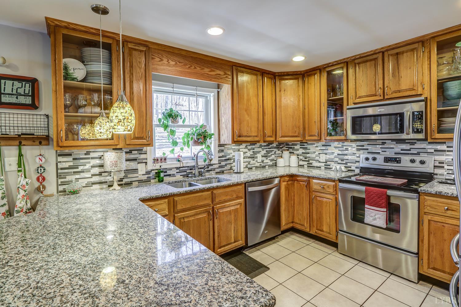 2487 Cifax Road Goode, VA 24556 - Photo 14 of 67