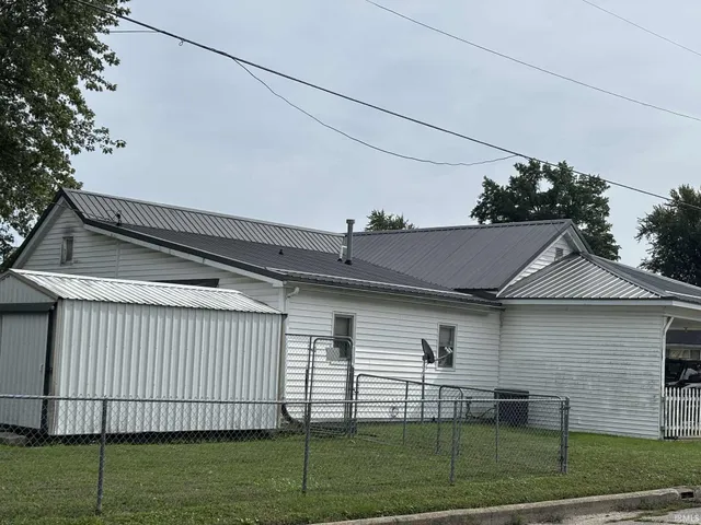 $139,900 | 500 East Maple Street, Washington, IN 47501