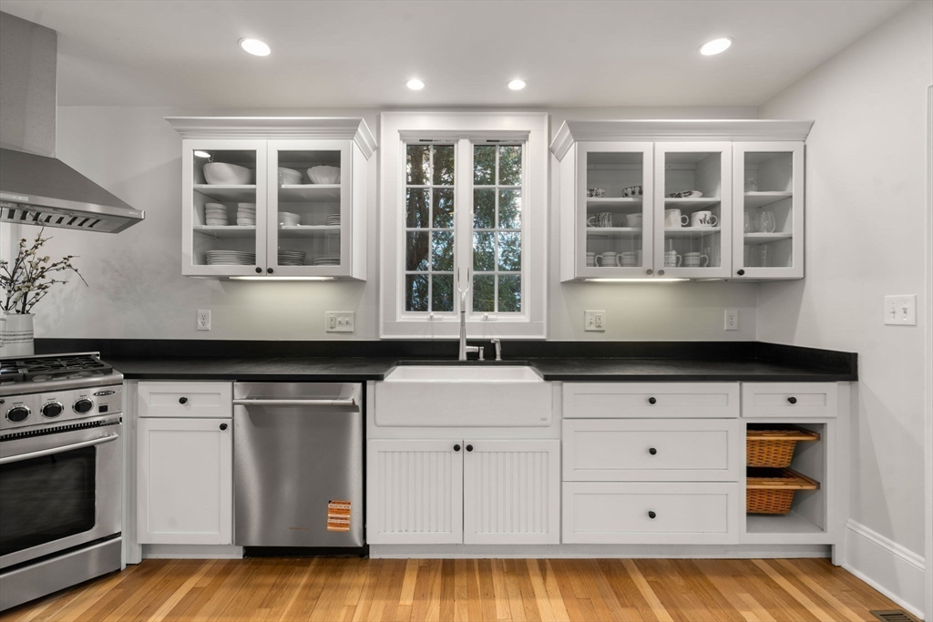 49 Grozier Road Cambridge, MA 02138 - Photo 11 of 32