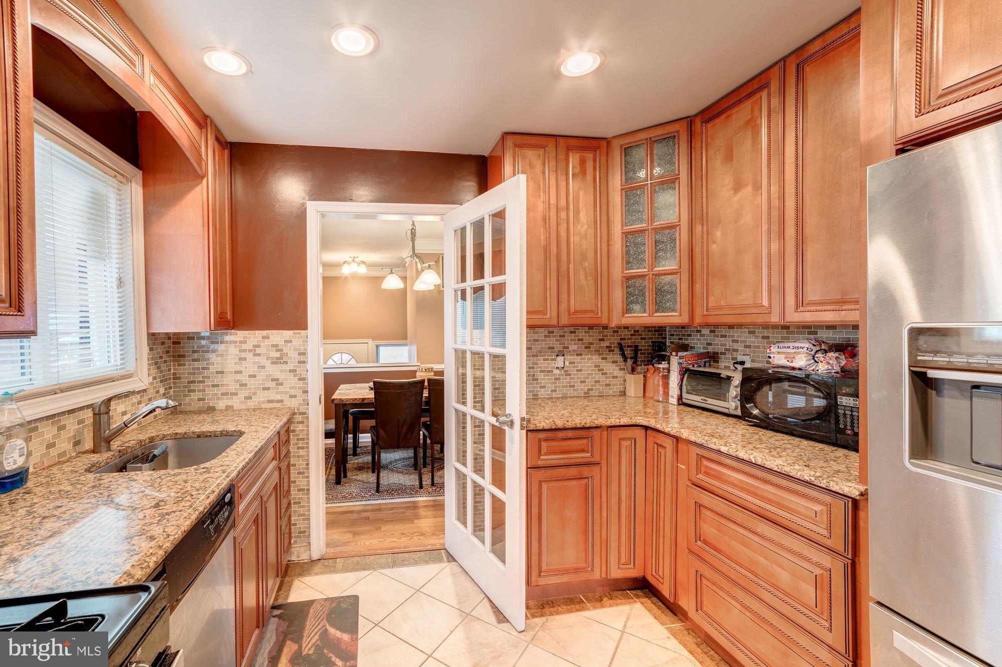 7108 Evanston Road Springfield, VA 22150 - Photo 3 of 29