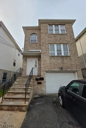 $2,500 | 290 Sussex Avenue, Unit 2, Newark, NJ 07107