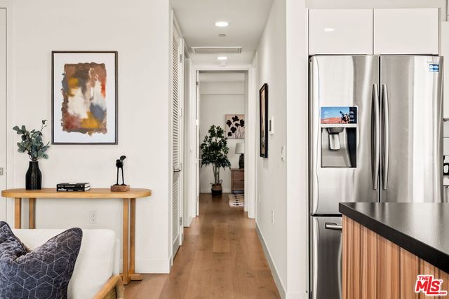 $990,000 | 3981 Moore Street, Unit 302, Los Angeles, CA 90066