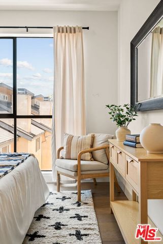 $990,000 | 3981 Moore Street, Unit 302, Los Angeles, CA 90066