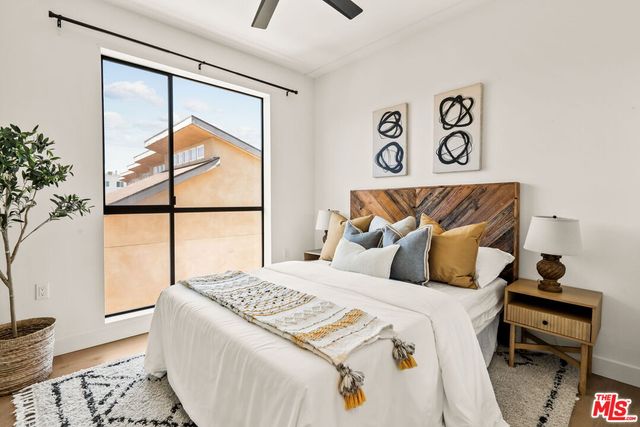 $990,000 | 3981 Moore Street, Unit 302, Los Angeles, CA 90066