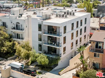 $999,000 | 3981 Moore Street, Unit 302, Los Angeles, CA 90066