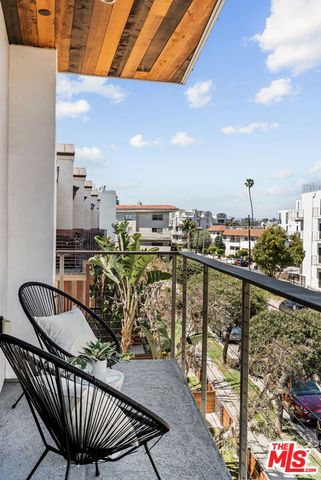 $990,000 | 3981 Moore Street, Unit 302, Los Angeles, CA 90066