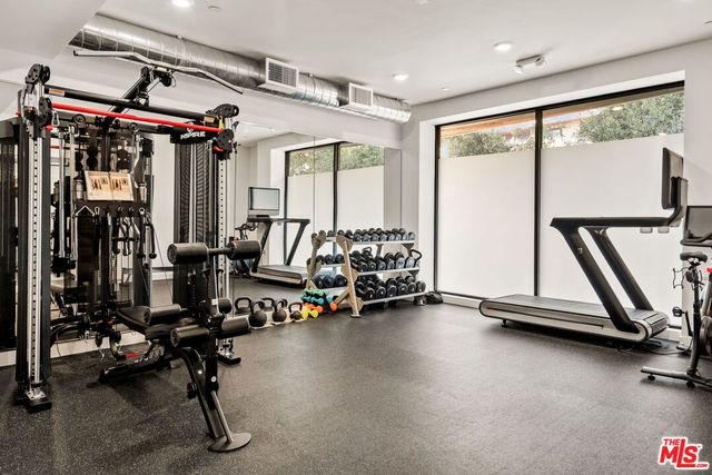 $990,000 | 3981 Moore Street, Unit 302, Los Angeles, CA 90066