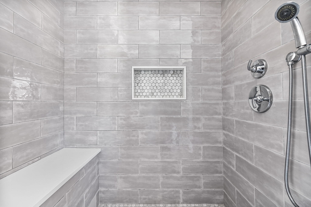 83 Centre Street, Unit 2 Boston, MA 02124 - Photo 12 of 27