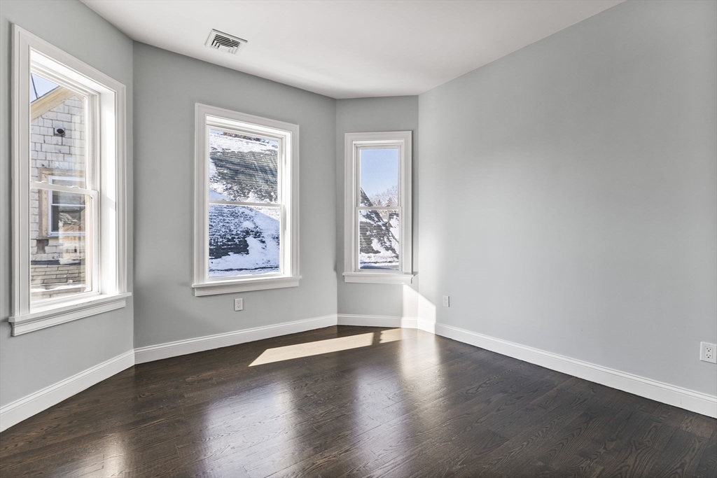 83 Centre Street, Unit 2 Boston, MA 02124 - Photo 17 of 27