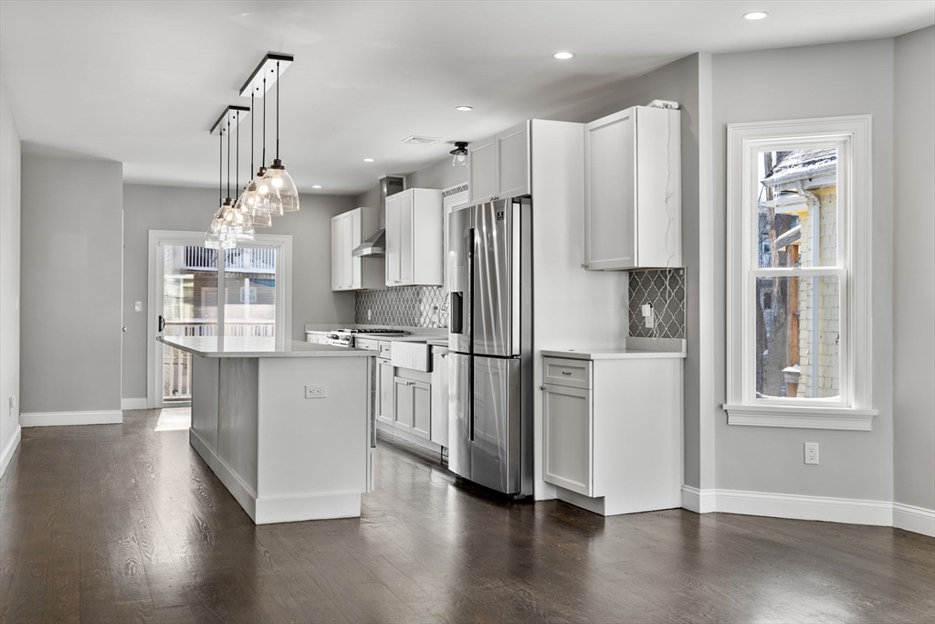 83 Centre Street, Unit 2 Boston, MA 02124 - Photo 3 of 27