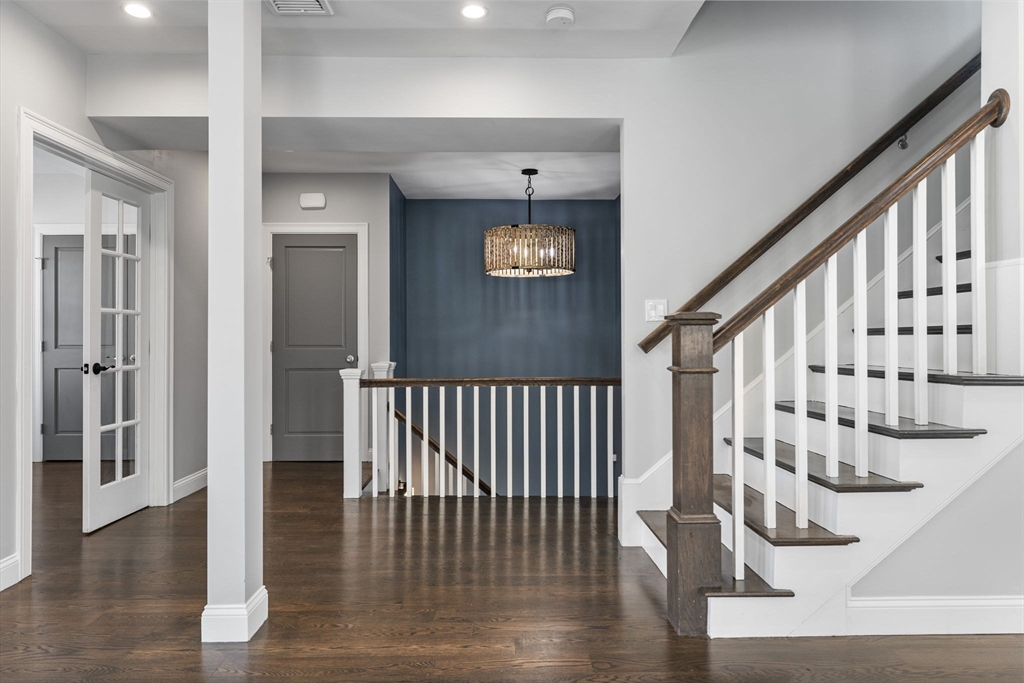 83 Centre Street, Unit 2 Boston, MA 02124 - Photo 5 of 27