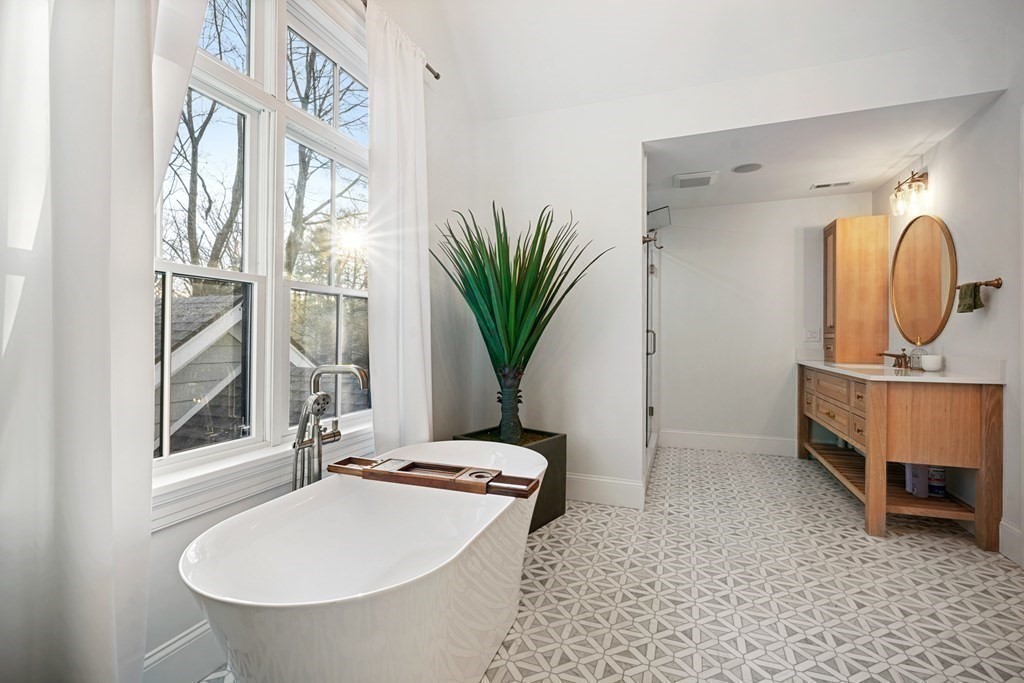 6 Juniper Place Lexington, MA 02420 - Photo 18 of 32 a view of living room with furniture and a potted plant