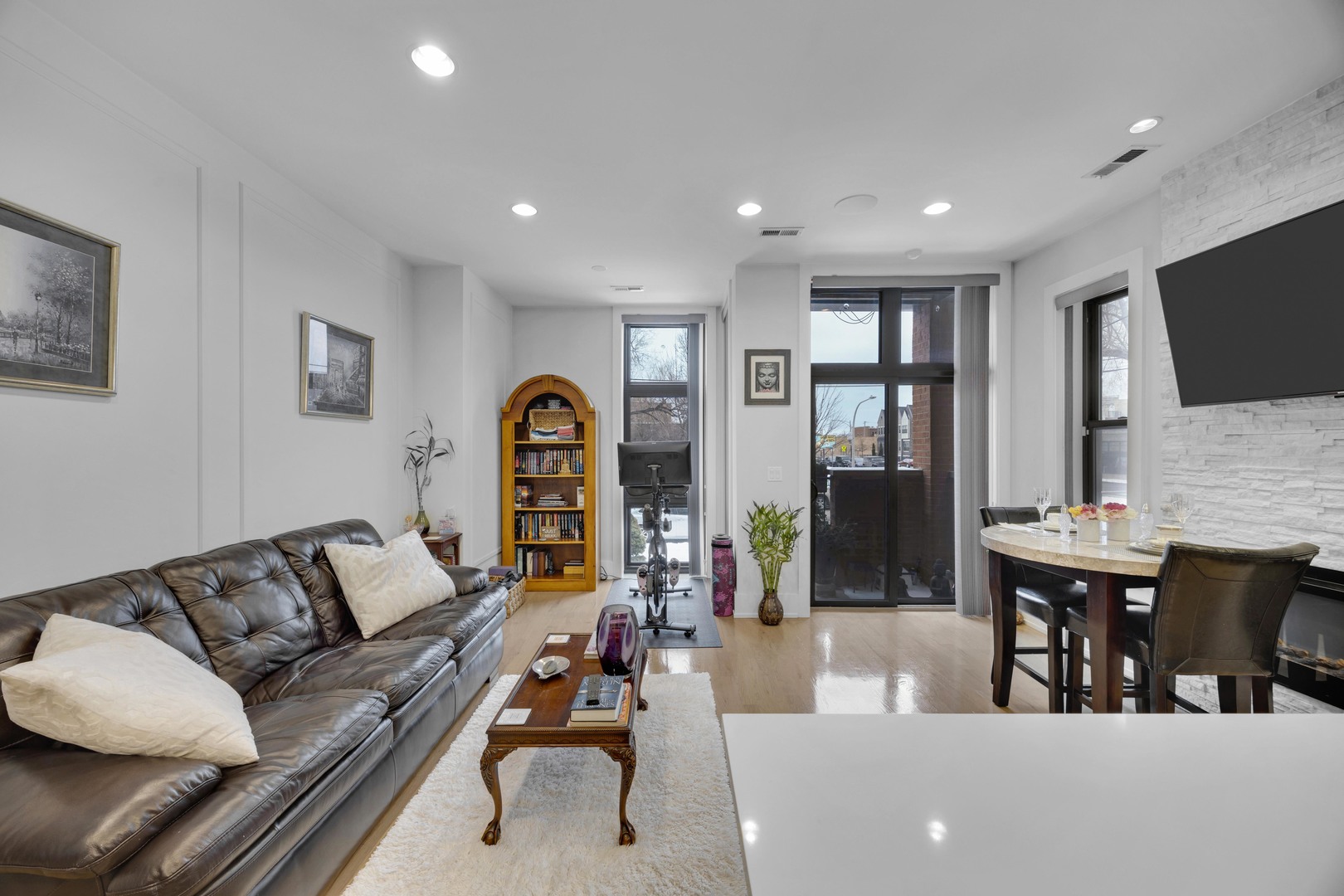 4226 South Ellis Avenue, Unit 1S Chicago, IL 60653 - Photo 4 of 14