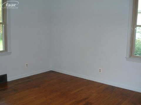 1526 Flushing Road Flushing, MI 48433 - Photo 10 of 19 20416112-9.JPG