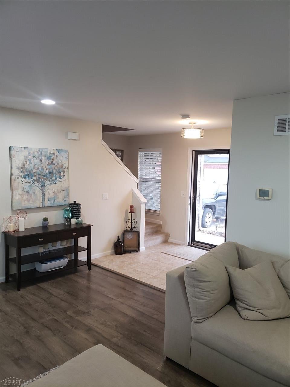 41353 Altissimo Drive Clinton Township, MI 48038 - Photo 5 of 24 31368739-4.JPG